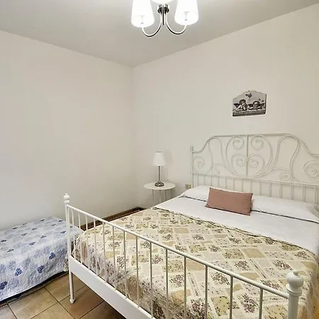 Appartement In Sleeps 4 Assise